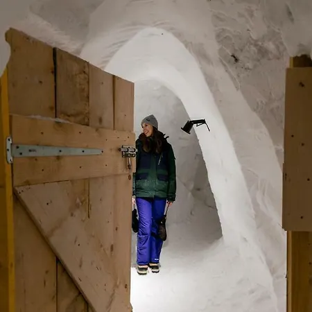 Blacksheep Village Igloo * Chamrousse